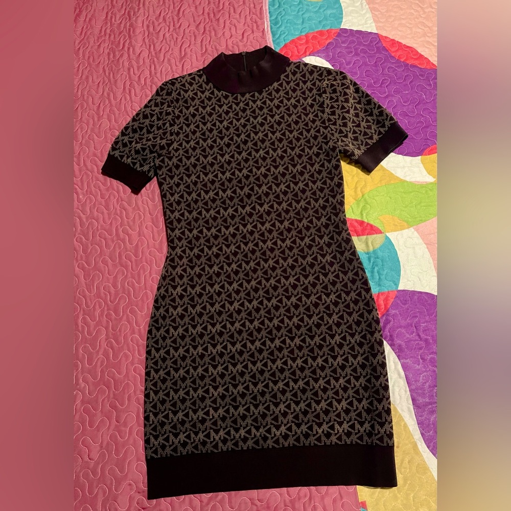 Michael Kors short sleeve logo dress
